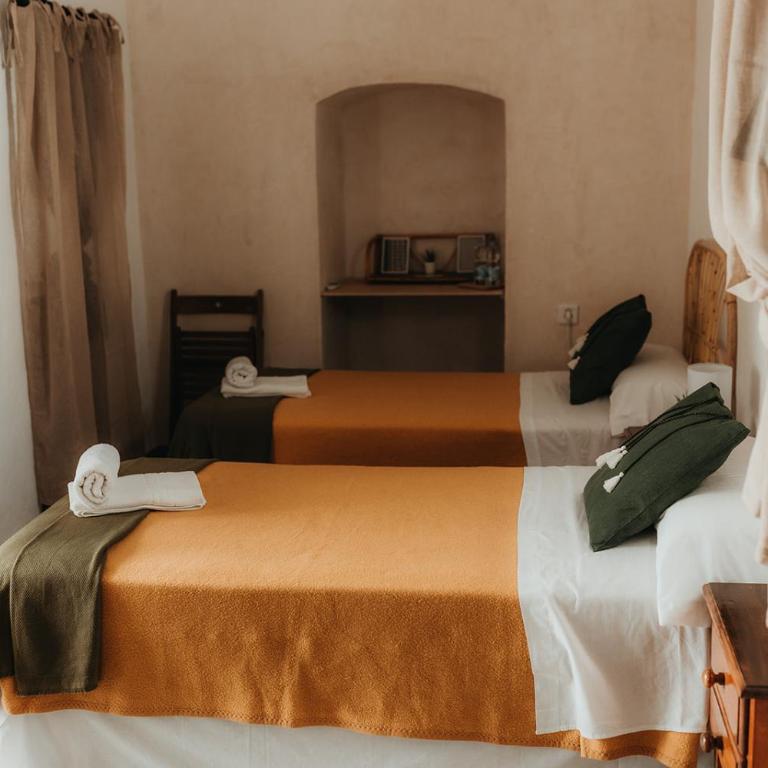 Hostal Africa - Habitación Doble Económica - 1 o 2 camas - 5