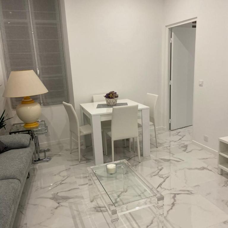 Appartement 3 pièces rénové - Appartement 2 Chambres - 10
