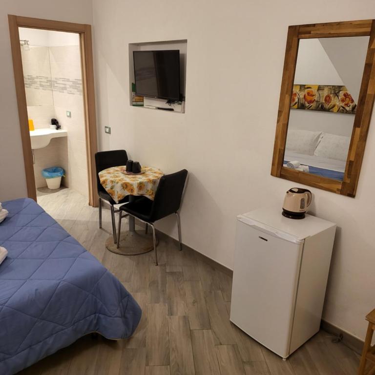 Brezza Marina - Large Double Room - 6