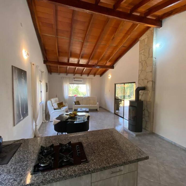 Lake view, comfort, close to the city, easy access - Casa de 2 dormitorios - 5