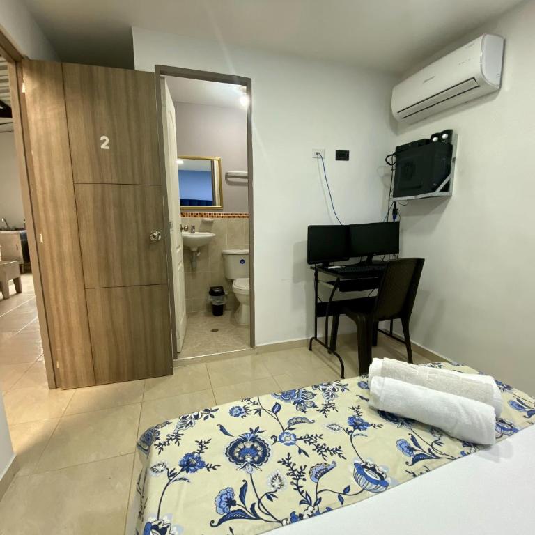 Casa Mango - Habitación Doble con baño privado - 13