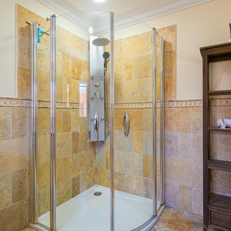 Stunning Villa Carichel Blanc - Villa - 16