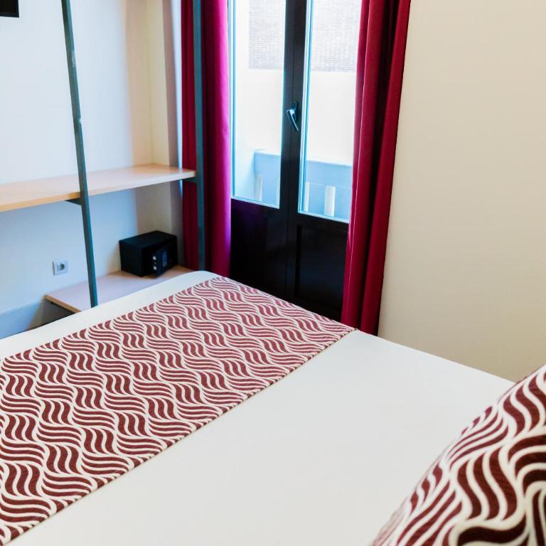 Hostal Juliette-Gran Vía - Double Room with Private Bathroom - 3