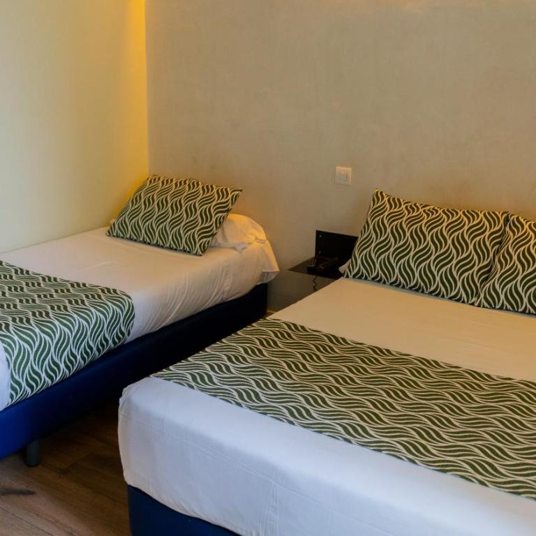Hostal Charlotte-Gran Vía - Habitación Triple Básica - 6