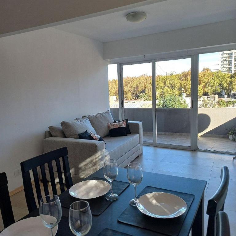 Departamento en el centro de Mendoza con hermosa vista a la ciudad - Apartamento de 1 dormitorio - 2