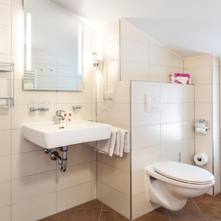Hotel Bergfried & Schönblick - Deluxe Doppel-/Zweibettzimmer - 7