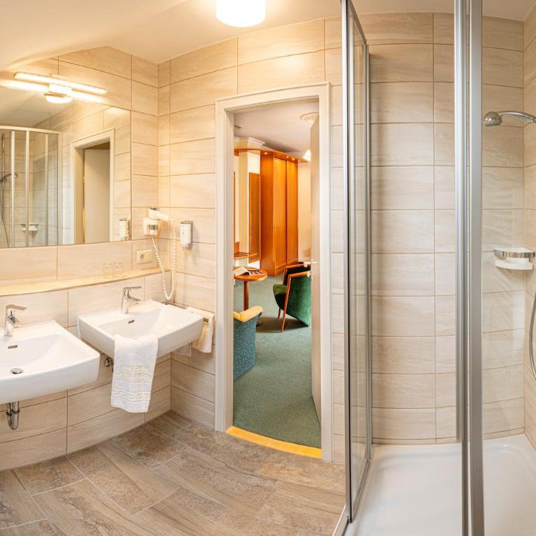Hotel Bergfried & Schönblick - Deluxe Doppel-/Zweibettzimmer - 5
