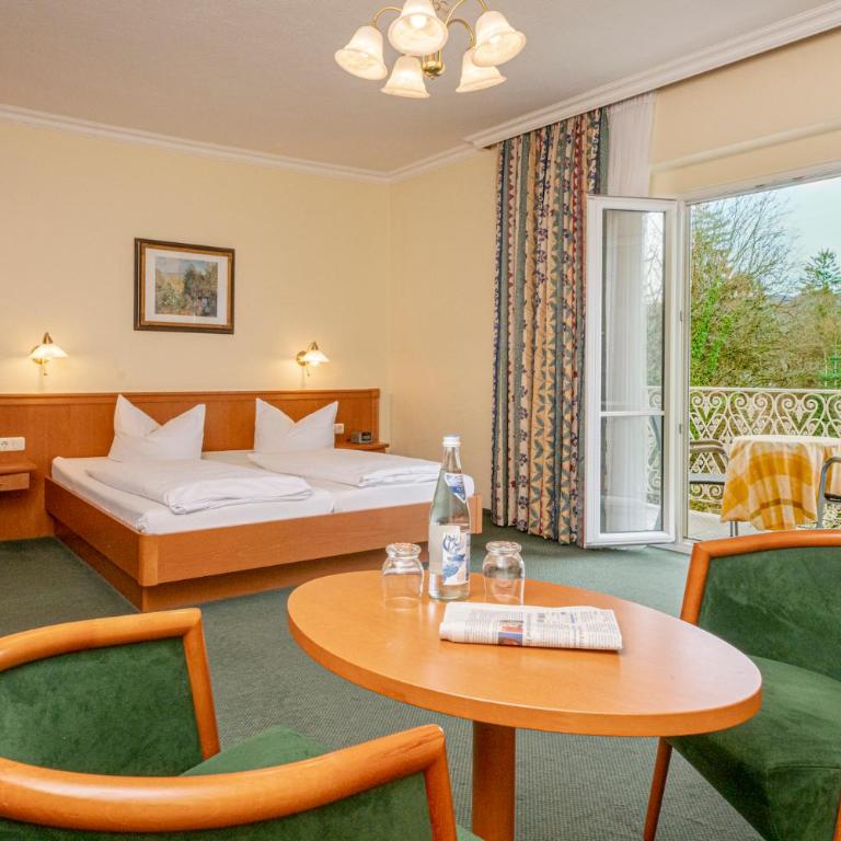 Hotel Bergfried & Schönblick - Deluxe Doppel-/Zweibettzimmer - 4