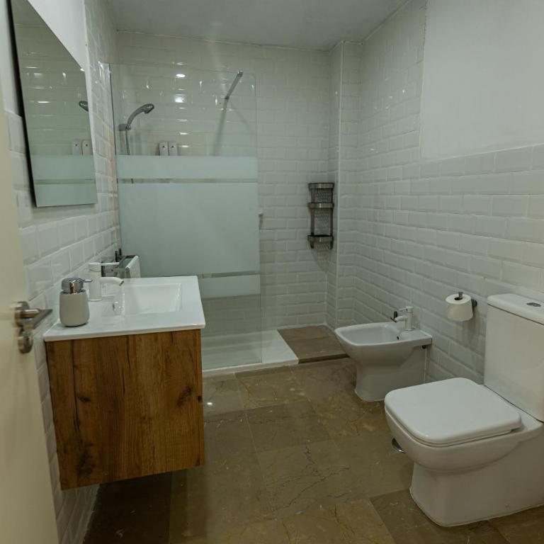 Lemon House Share and Enjoy - Double Room with Shared Bathroom - 17