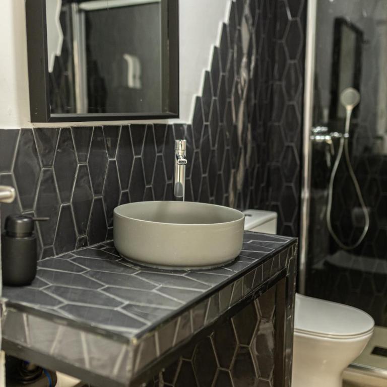 Lemon House Share and Enjoy - Double Room with Shared Bathroom - 13
