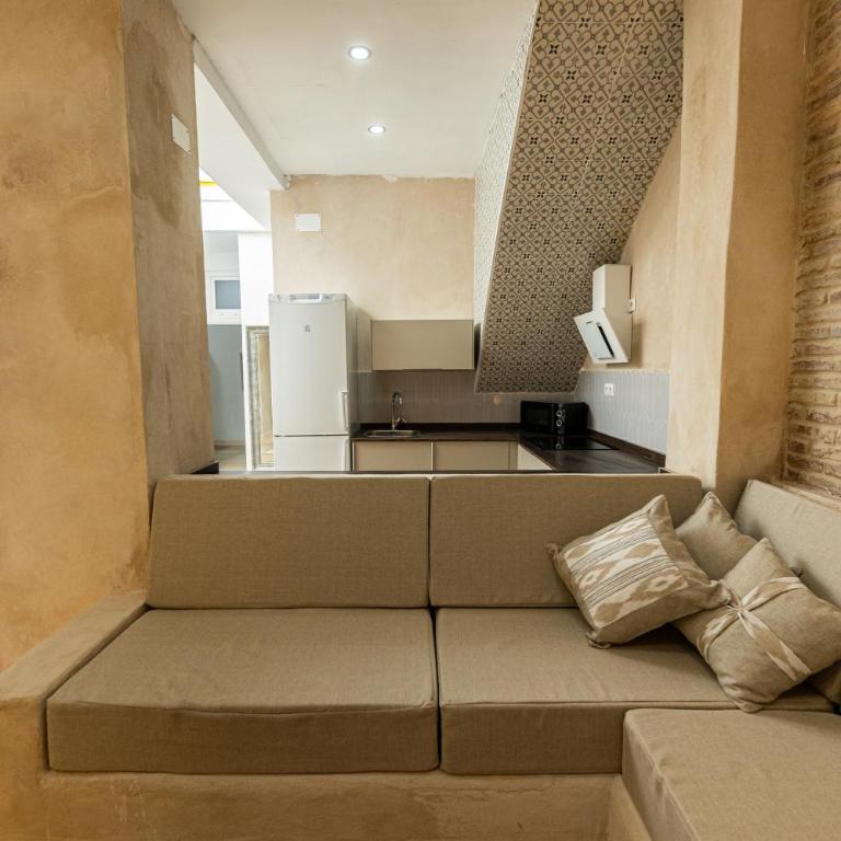 Lemon House Share and Enjoy - Double Room with Shared Bathroom - 7