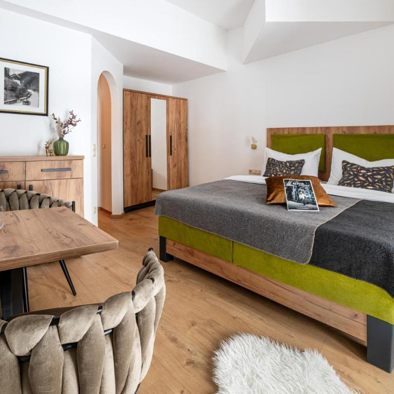 ALPHAtauern Health Resort - Adults Only 15 plus - Standard Doppelzimmer mit Balkon - 1