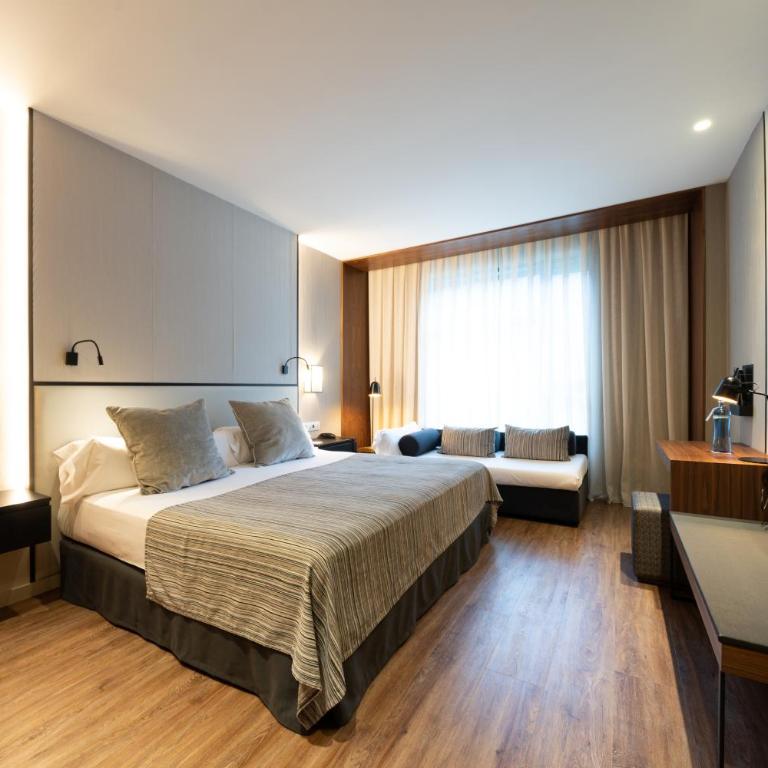 Catalonia Barcelona Plaza - Habitación Triple Premium (3 adultos) - 1