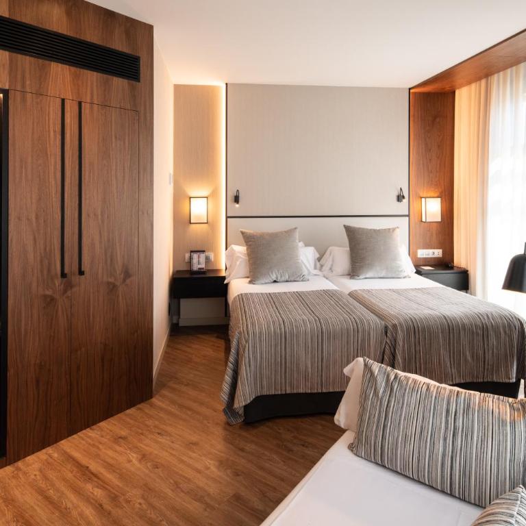 Catalonia Barcelona Plaza - Habitación Triple Premium (3 adultos) - 4