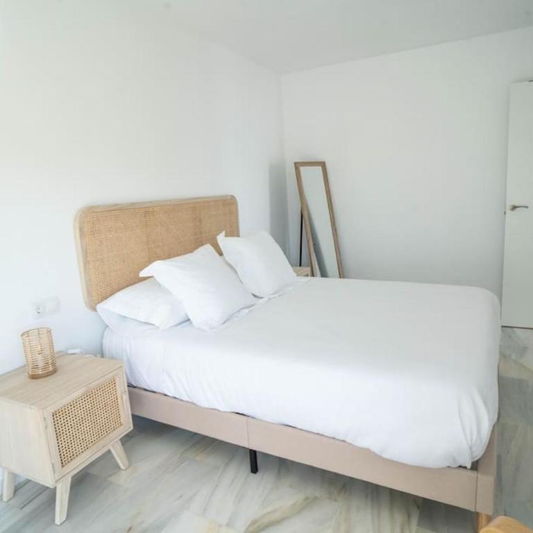 Spacious three bedroom penthouse - Penthouse Apartment - 11