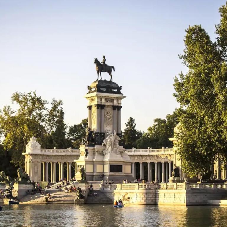 Piso luminoso con balcones frente Parque Retiro - Deluxe Double Room with Balcony - 31