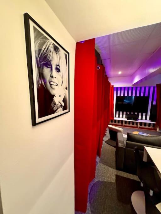 Expérience cinéma immersif dans appartement près de Montmartre - Appartement 1 Chambre - 1