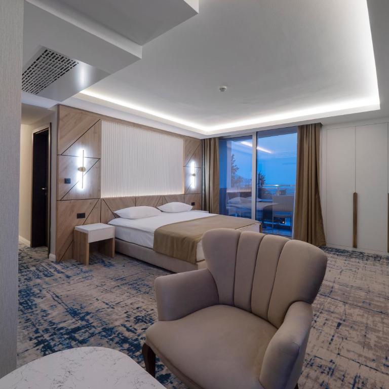 Hotel Tara Becici - Family Room - 2