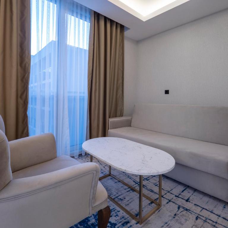 Hotel Tara Becici - Family Room - 6