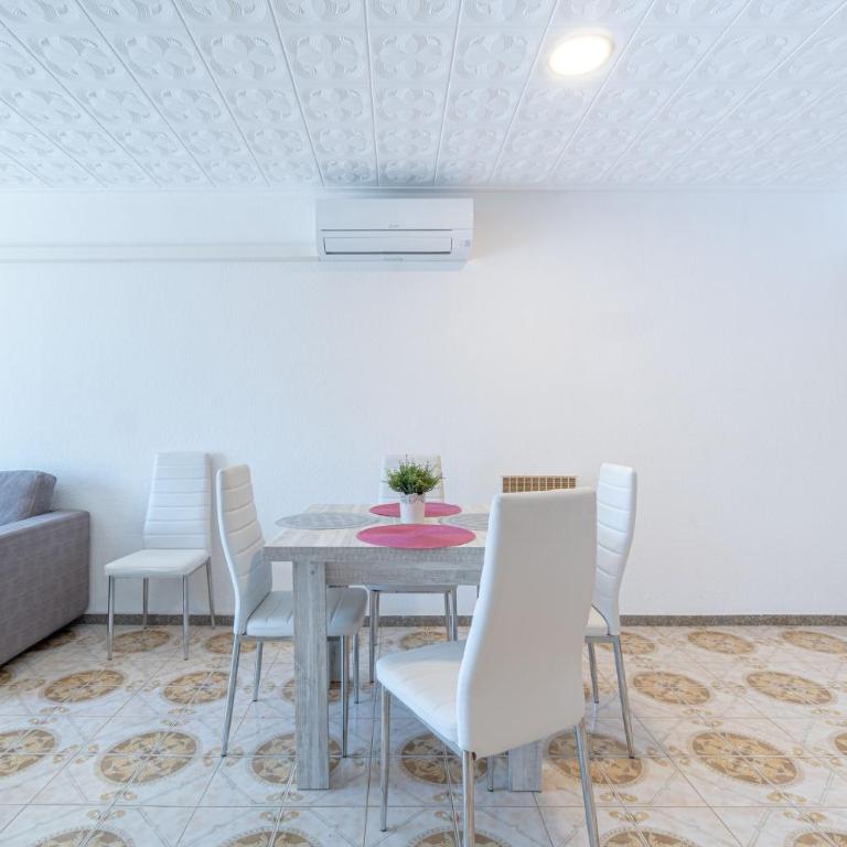 Basic Comfort Apartment Port Emporda 0195 - Apartamento de 2 dormitorios - 4
