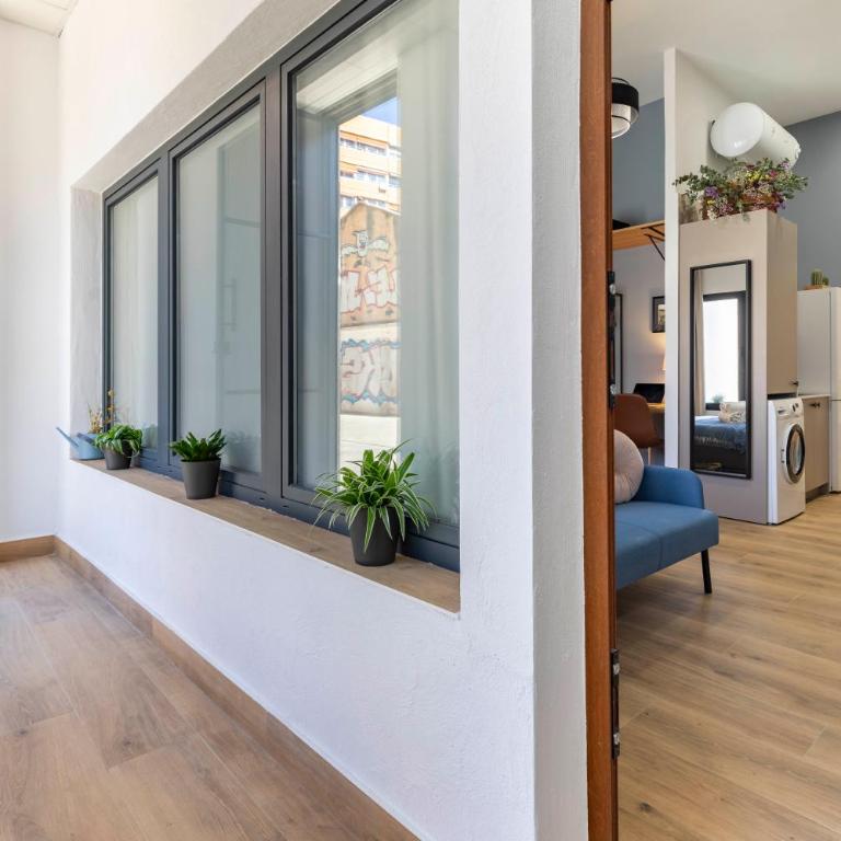 Travel Habitat Patraix Suite con Terracita - Studio Apartment - 11