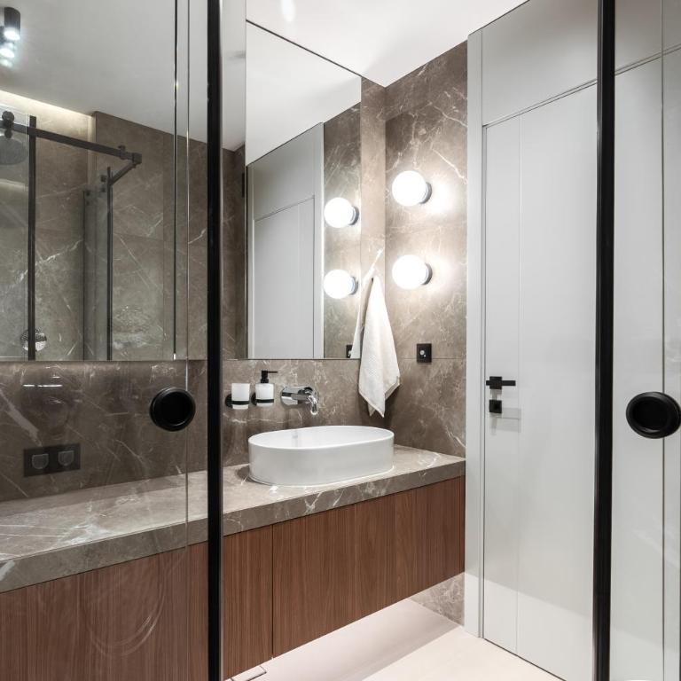 Vista Premium Apartment - Two-Bedroom Apartment - 25