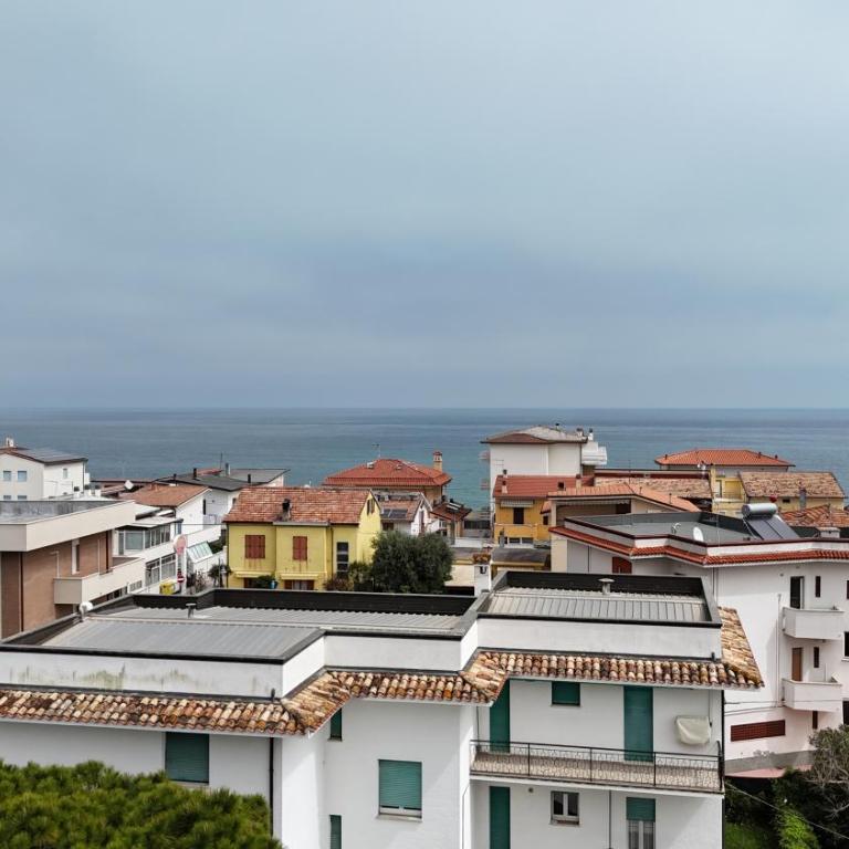 Marcelli, trilocale ristrutturato con terrazzo vista mare - Two-Bedroom Apartment - 8