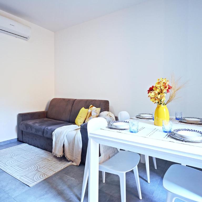Martha's - One-Bedroom Apartment - 8