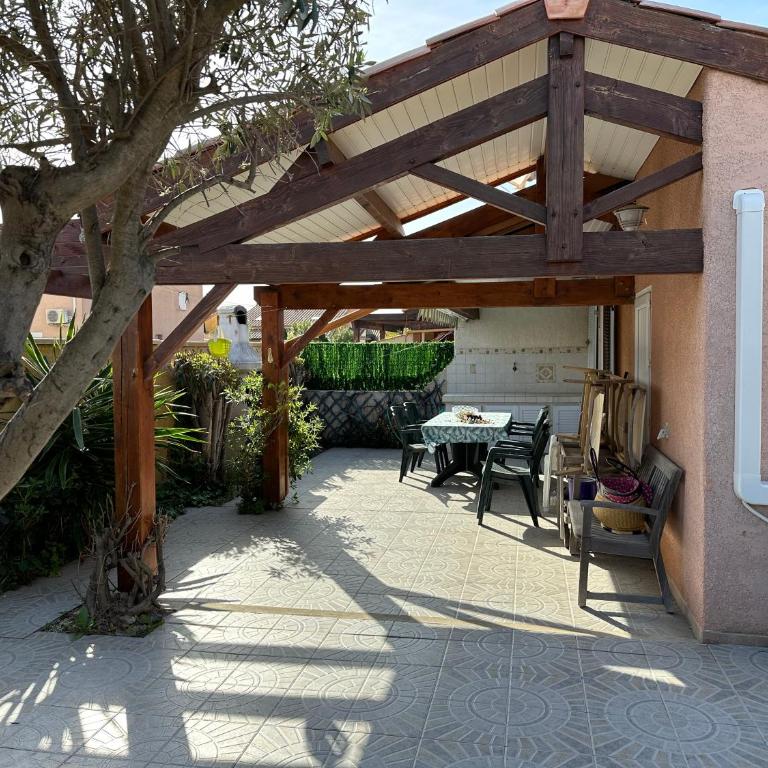 HOLIDAYLAND VILLA T3 304 MEZZANINE 9 couchages climatisé NARBONNE PLAGE - Maison de Vacances - 1