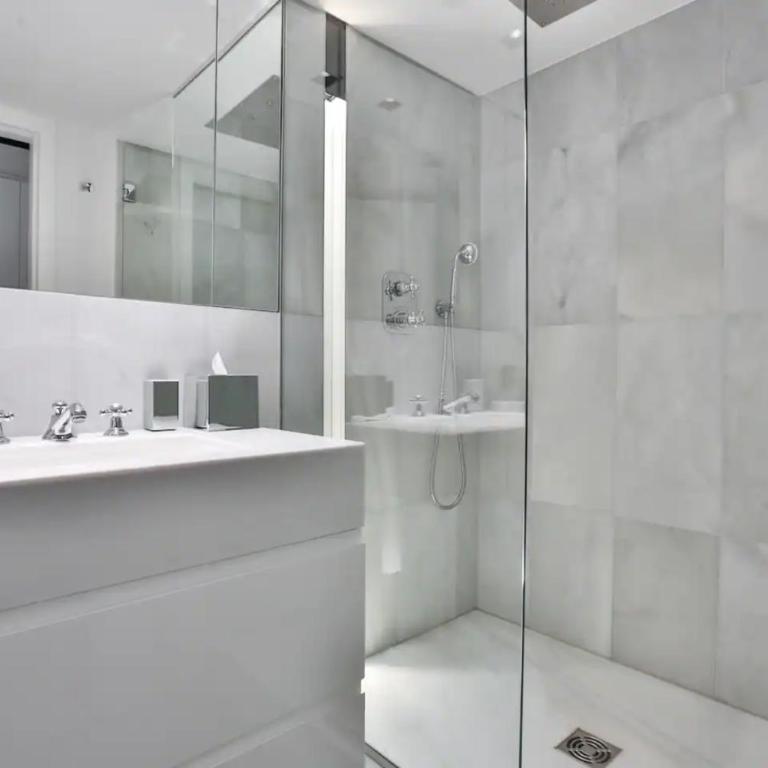 St-Germain/Louvre - Stylish townhouse of 1600 - Appartement 2 Chambres Deluxe avec Balcon - 35