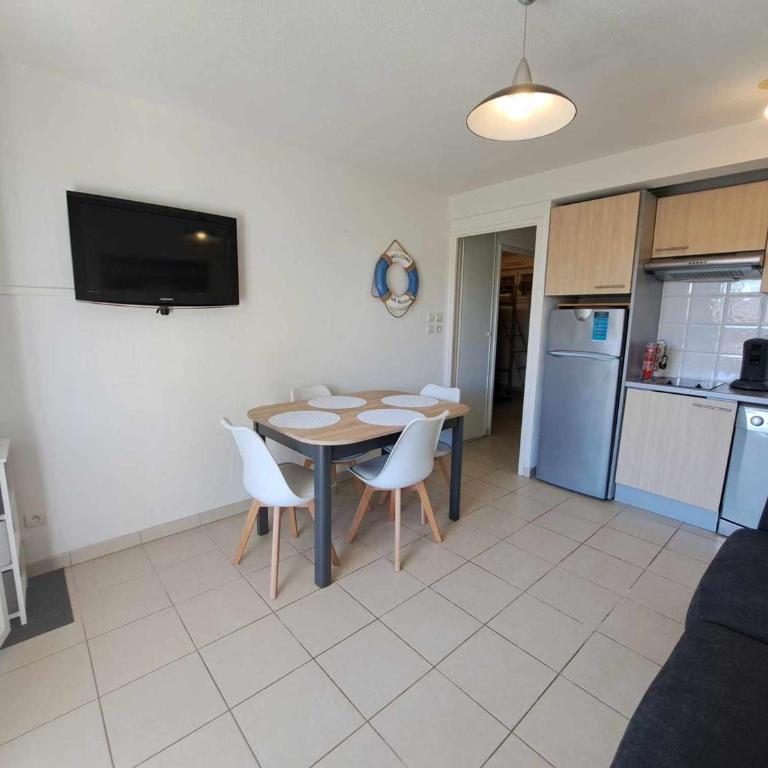Appartement T2 front de mer avec terrasse et parking privé - FR-1-326-445 - Appartamento (6 Adulti) - 5