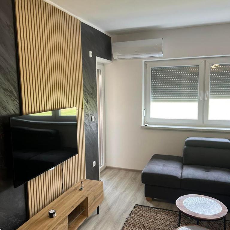 Una-No1 - One-Bedroom Apartment - 2