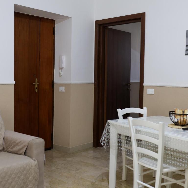 Dominique Comfort Apartment - One-Bedroom Apartment - 11
