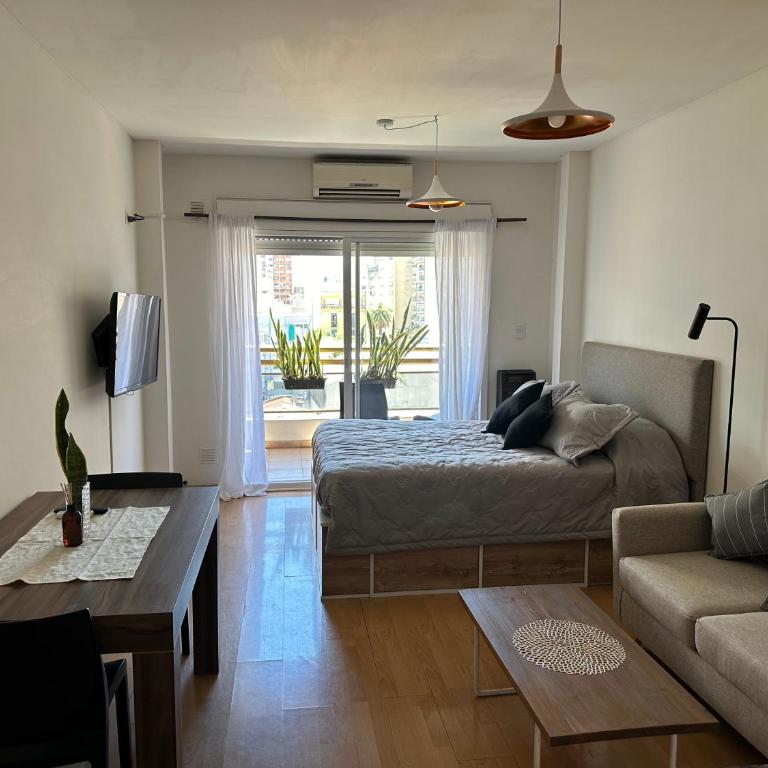 Charming & Comfy Almagro Gem: Balcony ~ Double Bed - One-Bedroom Apartment - 6