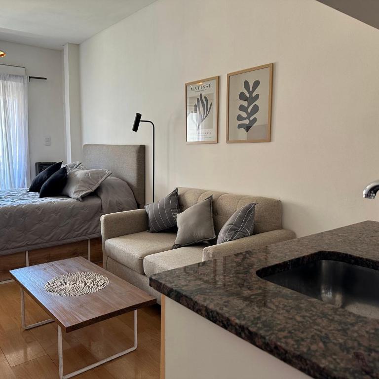 Charming & Comfy Almagro Gem: Balcony ~ Double Bed - One-Bedroom Apartment - 27