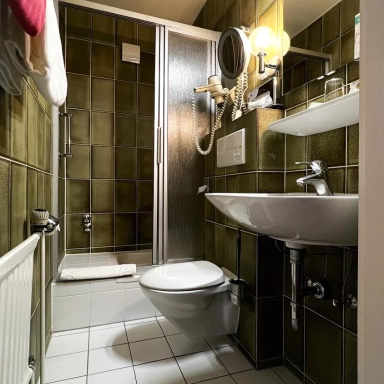 Kurhotel Wiedenmann - Einzelzimmer mit Bad - 3