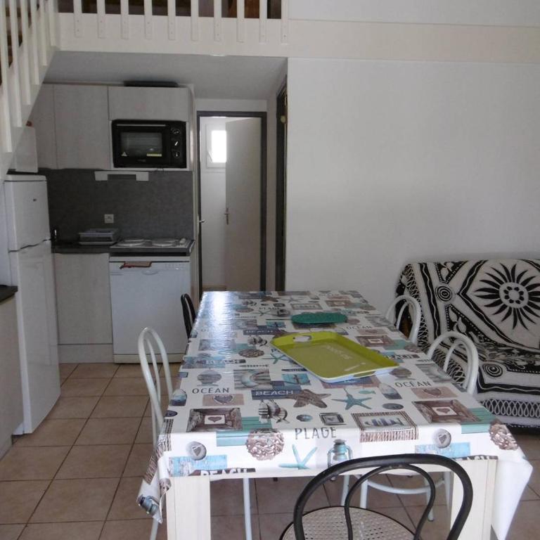 HOLIDAYLAND 302 VILLA T3 MEZZANINE 8 couchages climatisé NARBONNE PLAGE - Maison 2 Chambres - 4