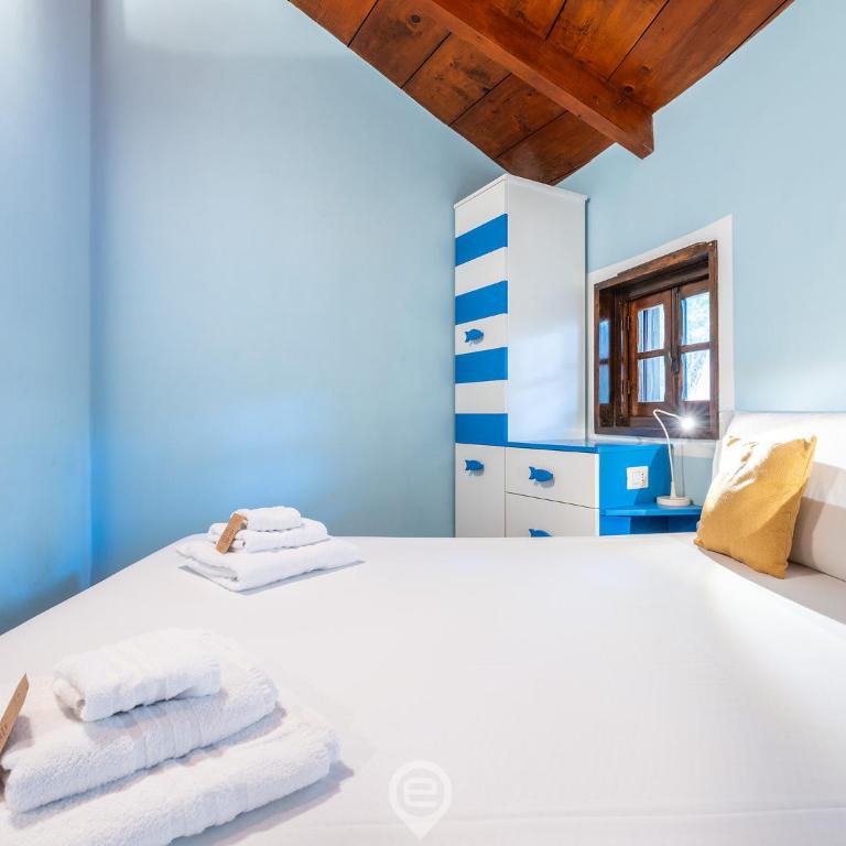Villa Giada - Three-Bedroom House - 15