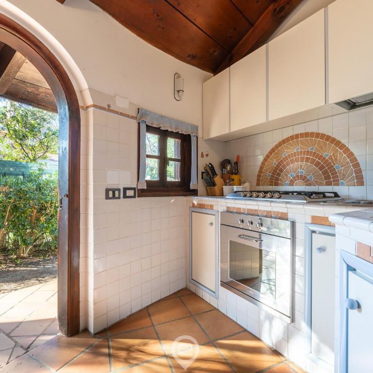 Villa Giada - Three-Bedroom House - 14