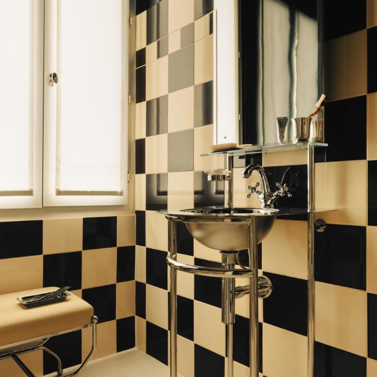 Hôtel Château d'Eau - Chambre Triple - 1