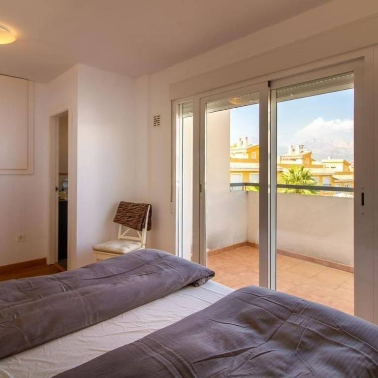 Adosado en zona tranquila del Albir - Three-Bedroom House - 2
