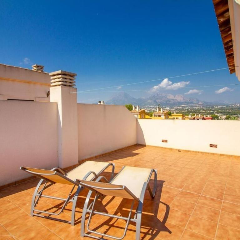 Adosado en zona tranquila del Albir - Three-Bedroom House - 12