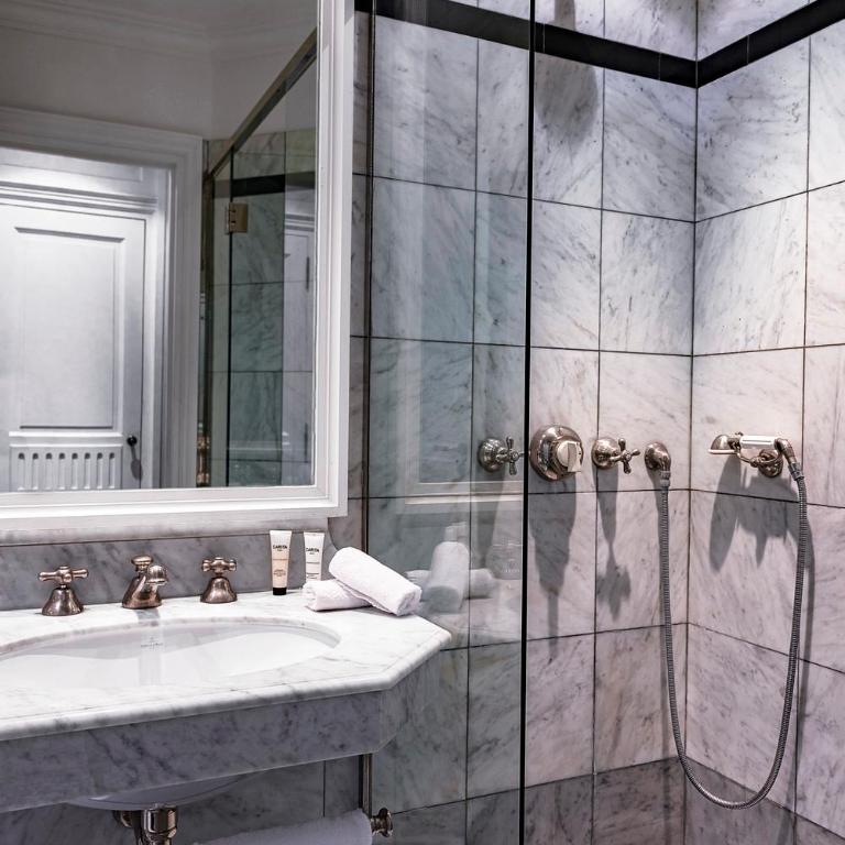 Le Dokhan's Paris Arc de Triomphe, a Tribute Portfolio Hotel - Suite Junior avec Lits Jumeaux - 1