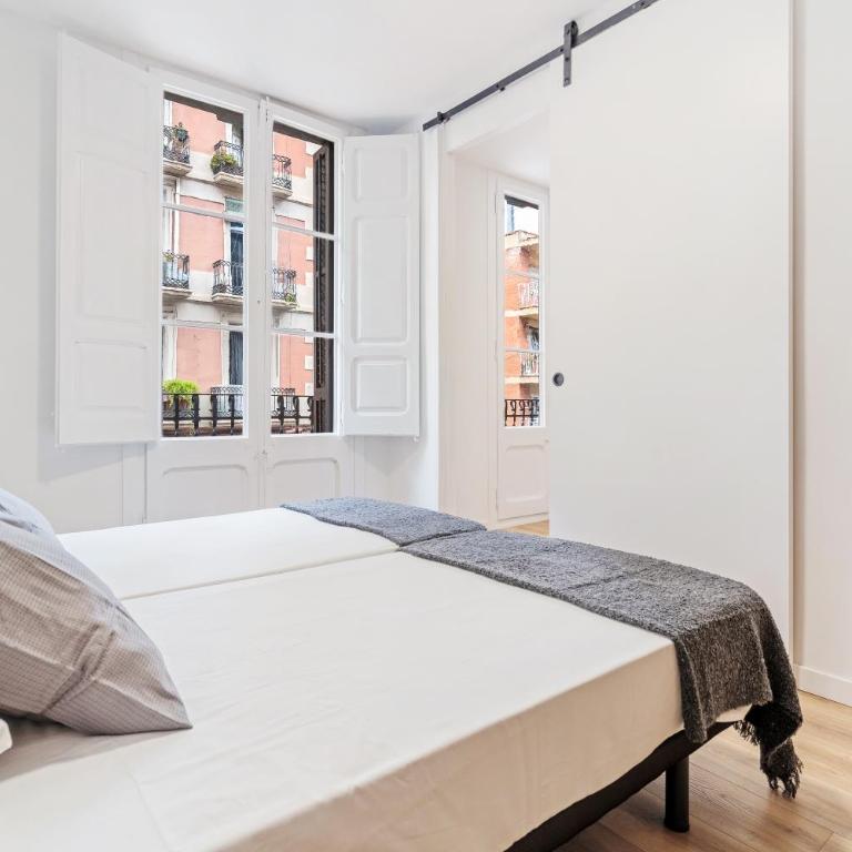 AB Nou de la Rambla - Two-Bedroom Apartment 2 - 2