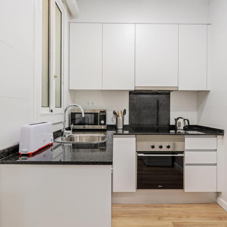 AB Nou de la Rambla - Two-Bedroom Apartment 2 - 7
