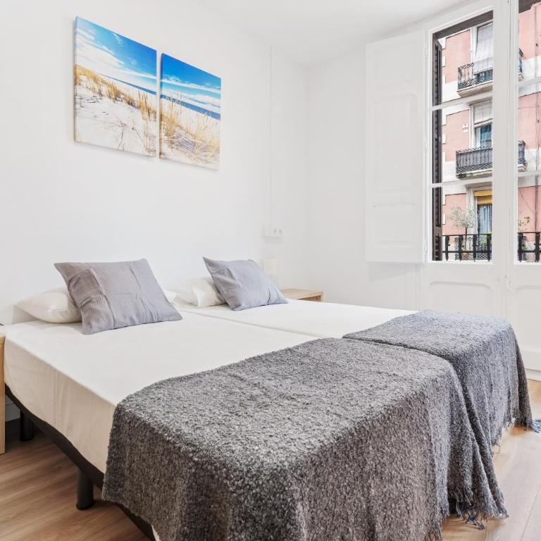AB Nou de la Rambla - Two-Bedroom Apartment 2 - 11