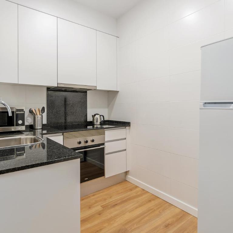 AB Nou de la Rambla - Two-Bedroom Apartment 2 - 12