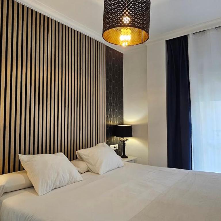 Hostal Boutique Luna de Nerja OLIVE OIL FREE DEGUSTATION & SALE - Habitación Doble con baño privado - 2 camas - 1