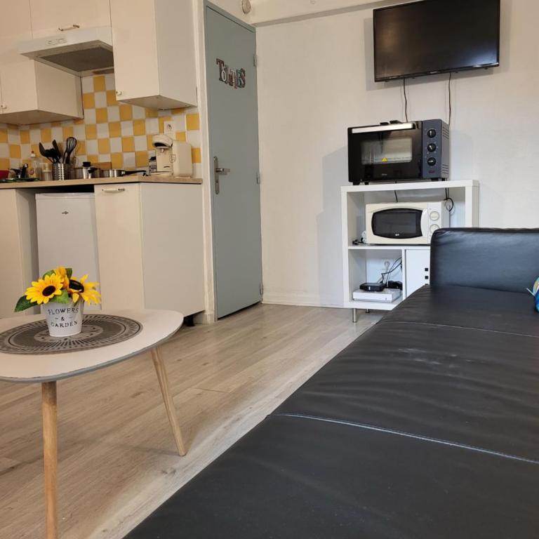 Studio/2 pièces, terrasse - Apartment mit 1 Schlafzimmer - 11
