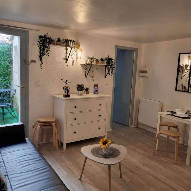 Studio/2 pièces, terrasse - Apartment mit 1 Schlafzimmer - 1